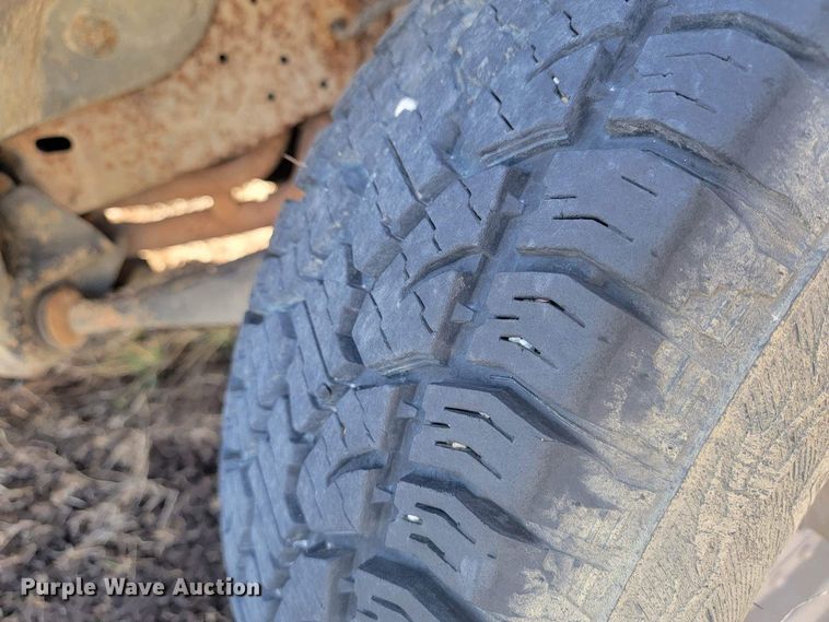 image for item MH9754 1992 Ford F150  utility bed pickup truck