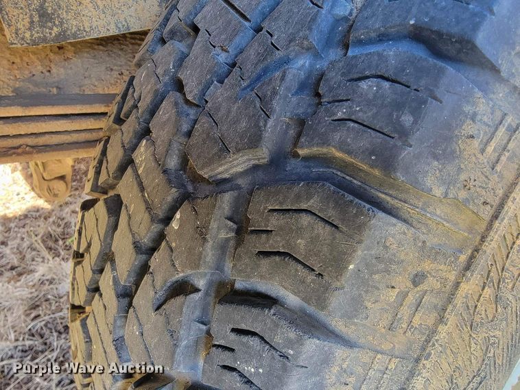 image for item MH9754 1992 Ford F150  utility bed pickup truck