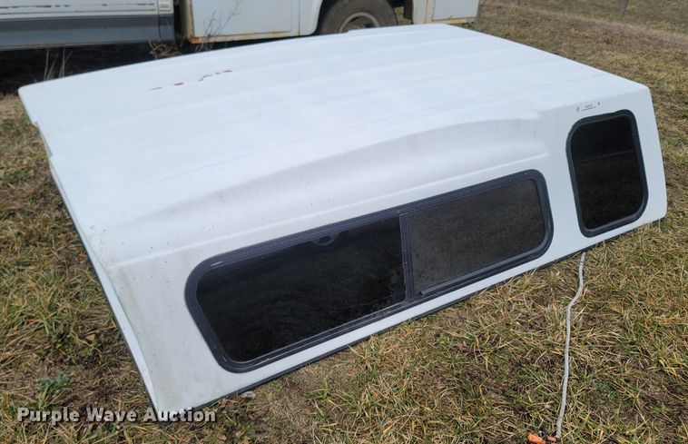 image for item MH9755 Fiberglass truck topper