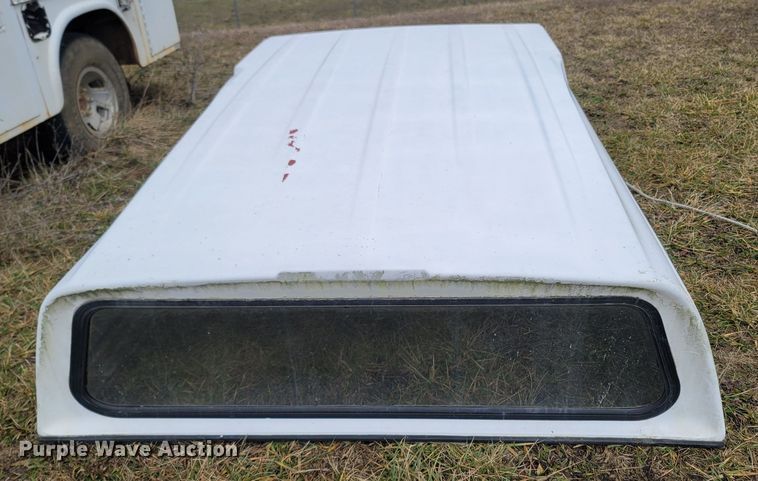image for item MH9755 Fiberglass truck topper