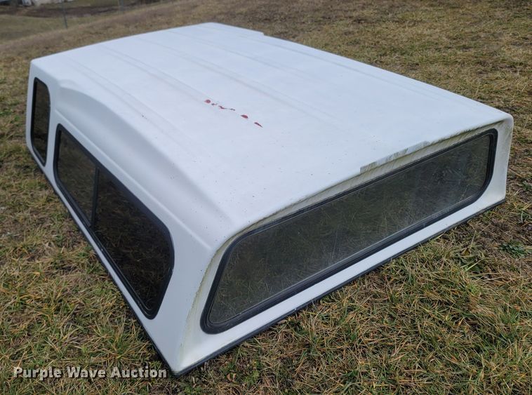 image for item MH9755 Fiberglass truck topper