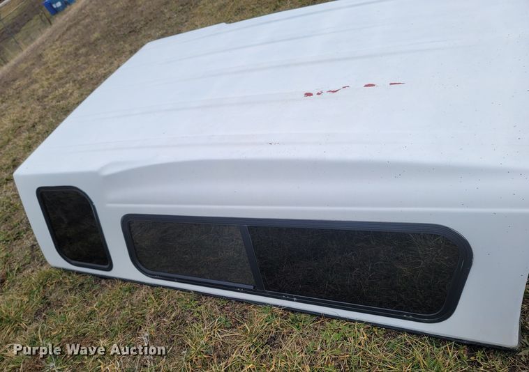 image for item MH9755 Fiberglass truck topper