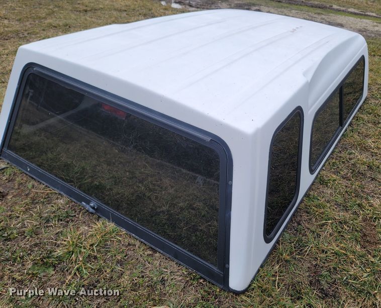 image for item MH9755 Fiberglass truck topper