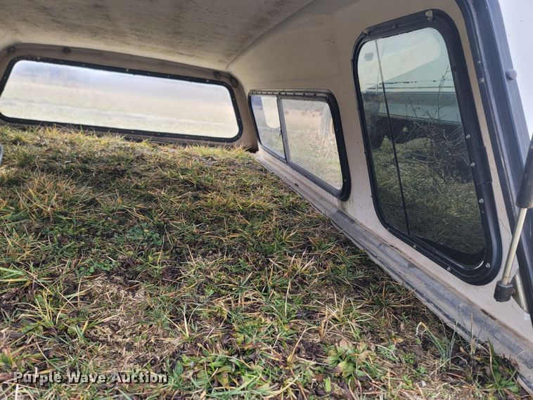 image for item MH9755 Fiberglass truck topper