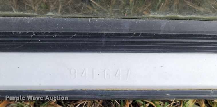 image for item MH9755 Fiberglass truck topper