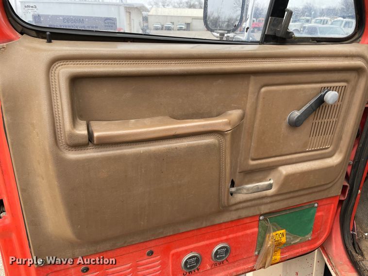 image for item MI9593 1989 Ford F600  bucket truck