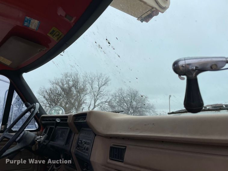 image for item MI9593 1989 Ford F600  bucket truck