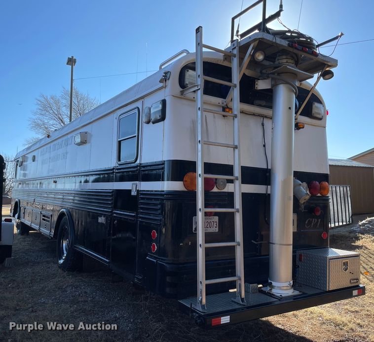 image for item MI9788 1986 Blue Bird  mobile command center