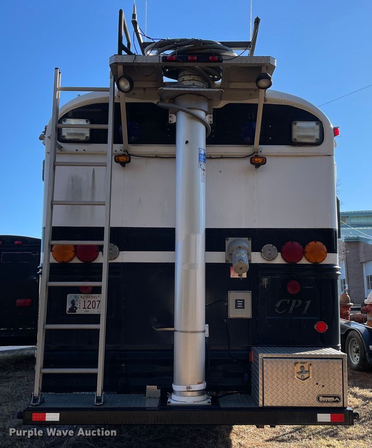 image for item MI9788 1986 Blue Bird  mobile command center