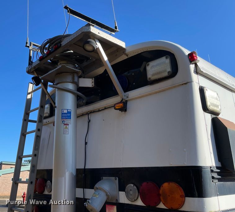 image for item MI9788 1986 Blue Bird  mobile command center