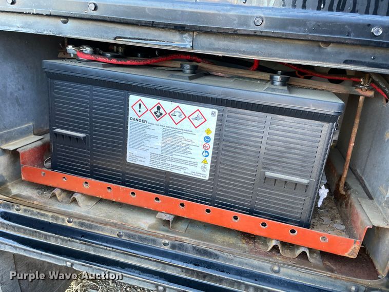 image for item MI9788 1986 Blue Bird  mobile command center