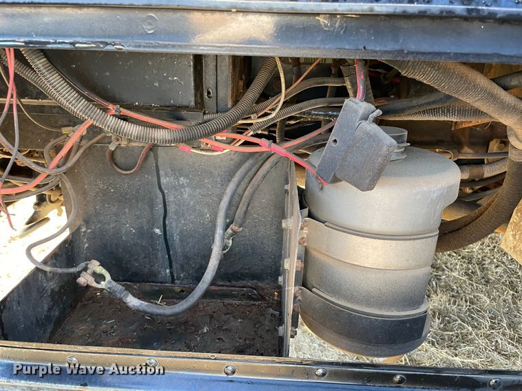 image for item MI9788 1986 Blue Bird  mobile command center