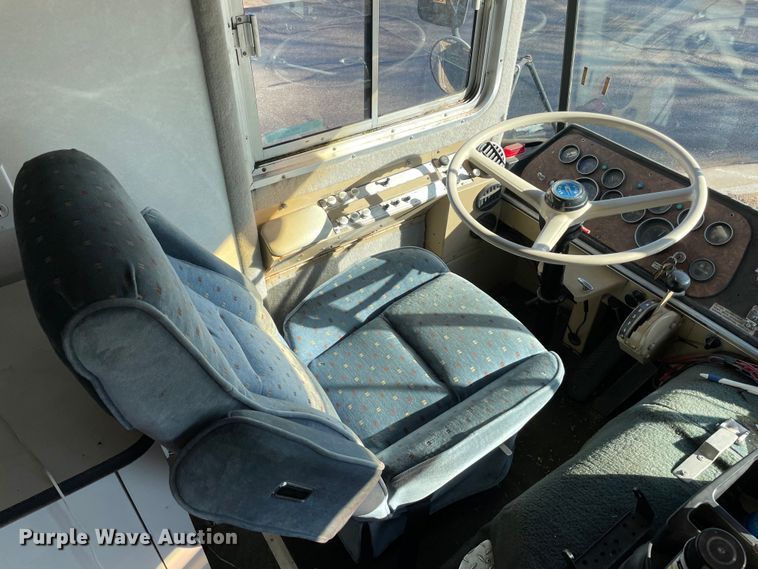 image for item MI9788 1986 Blue Bird  mobile command center