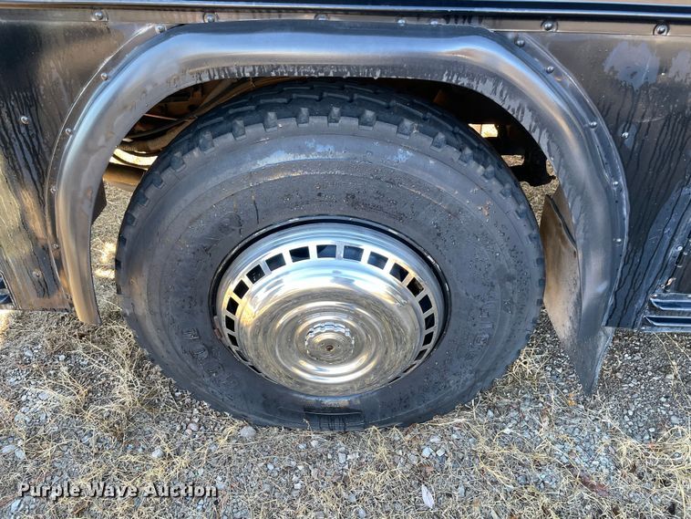 image for item MI9788 1986 Blue Bird  mobile command center