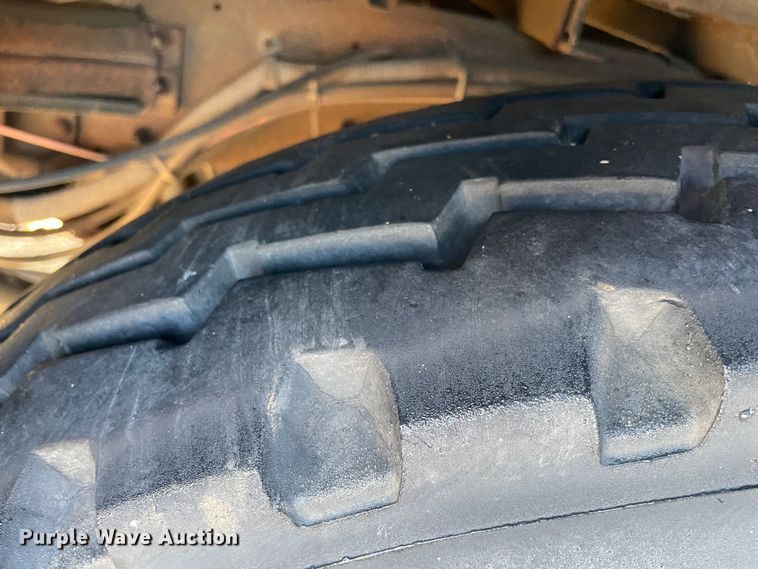 image for item MI9788 1986 Blue Bird  mobile command center