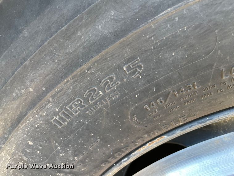 image for item MI9788 1986 Blue Bird  mobile command center