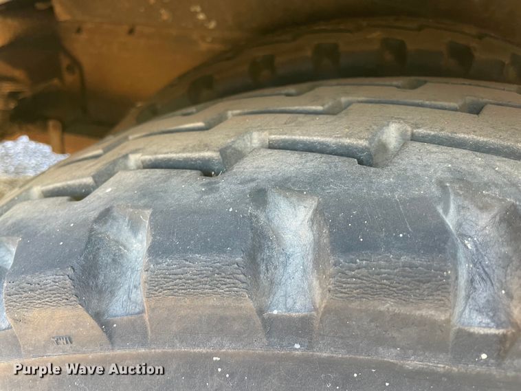 image for item MI9788 1986 Blue Bird  mobile command center