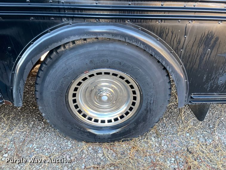 image for item MI9788 1986 Blue Bird  mobile command center