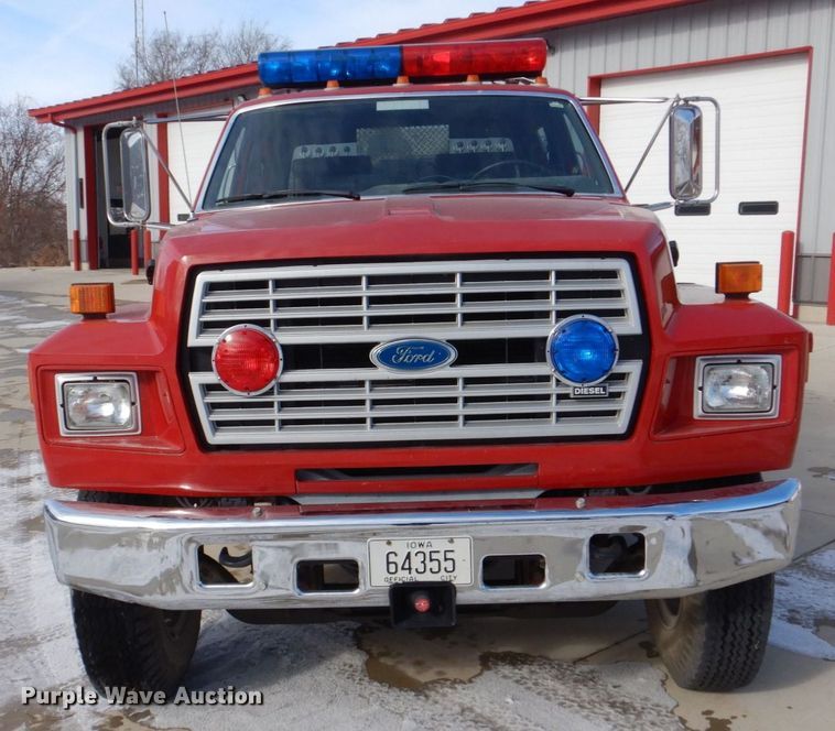 image for item MJ9971 1992 Ford F800  fire truck