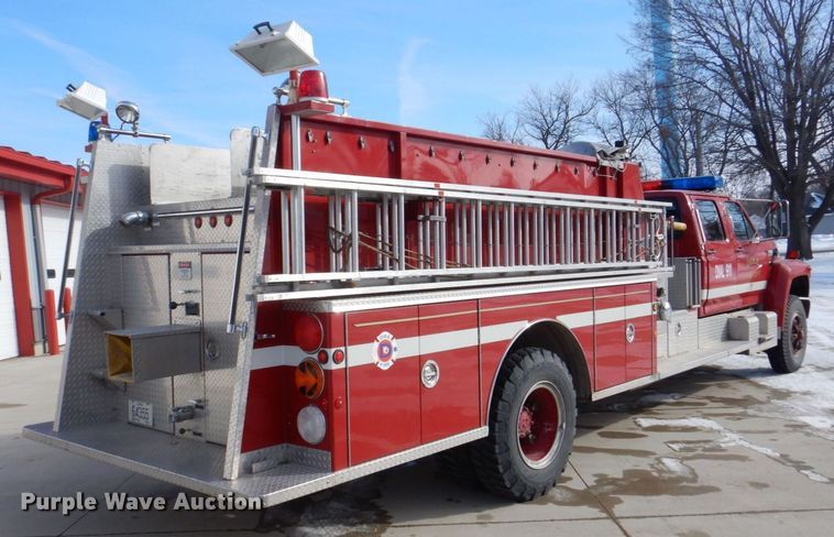 image for item MJ9971 1992 Ford F800  fire truck