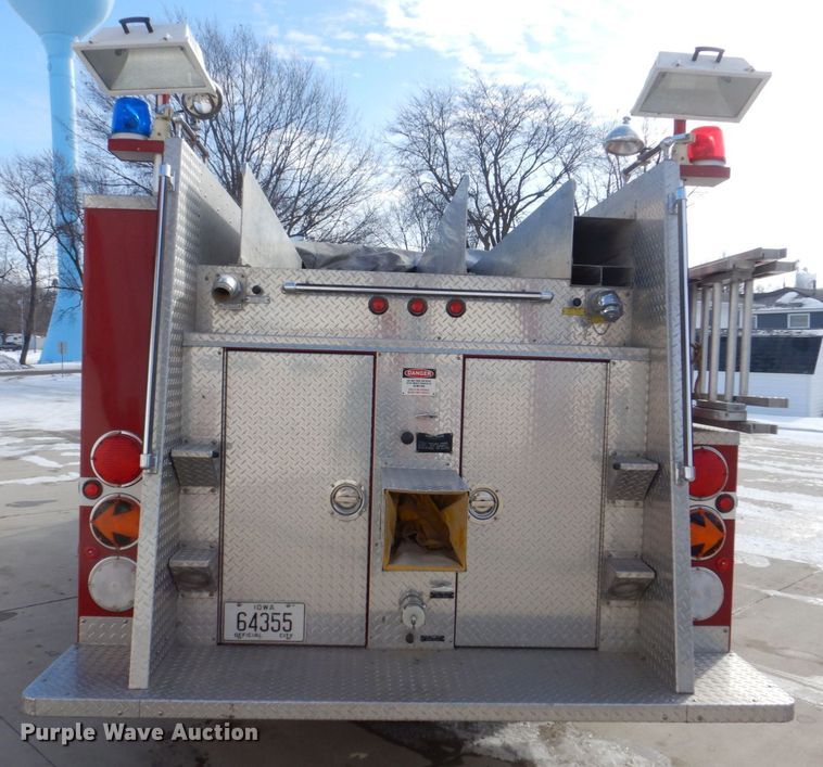 image for item MJ9971 1992 Ford F800  fire truck