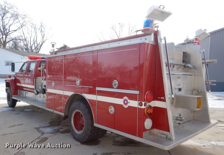 image for item MJ9971 1992 Ford F800  fire truck