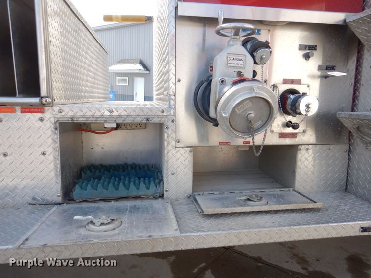 image for item MJ9971 1992 Ford F800  fire truck