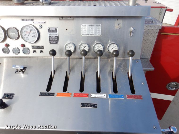 image for item MJ9971 1992 Ford F800  fire truck