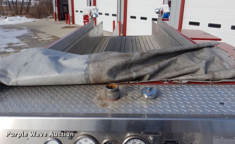 image for item MJ9971 1992 Ford F800  fire truck