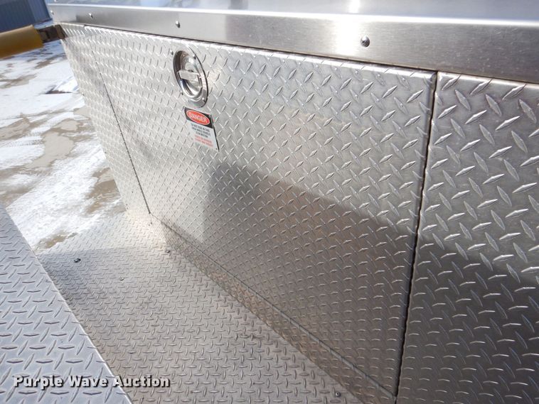 image for item MJ9971 1992 Ford F800  fire truck