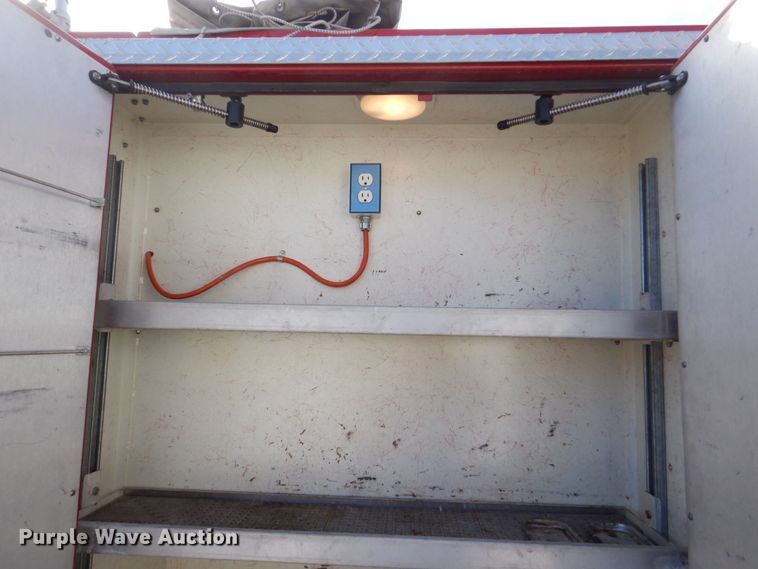 image for item MJ9971 1992 Ford F800  fire truck