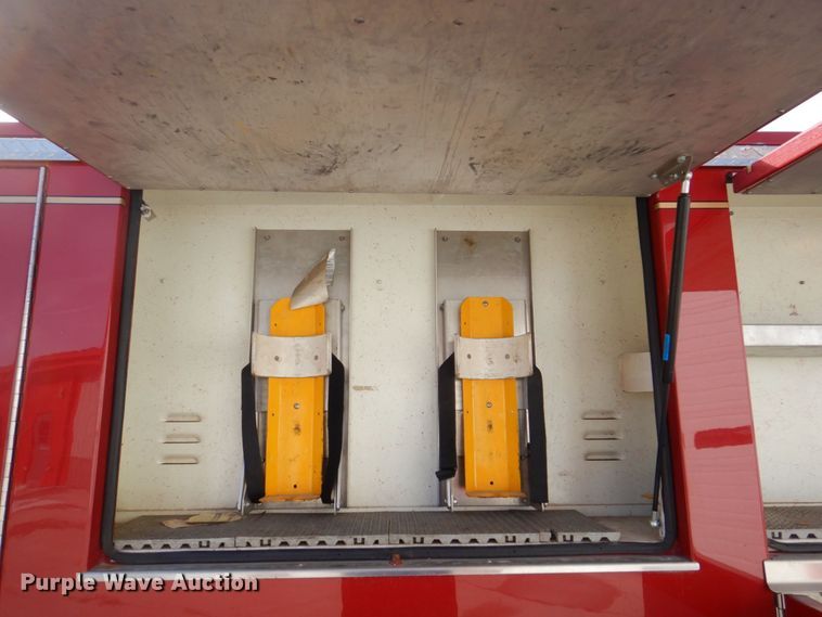 image for item MJ9971 1992 Ford F800  fire truck