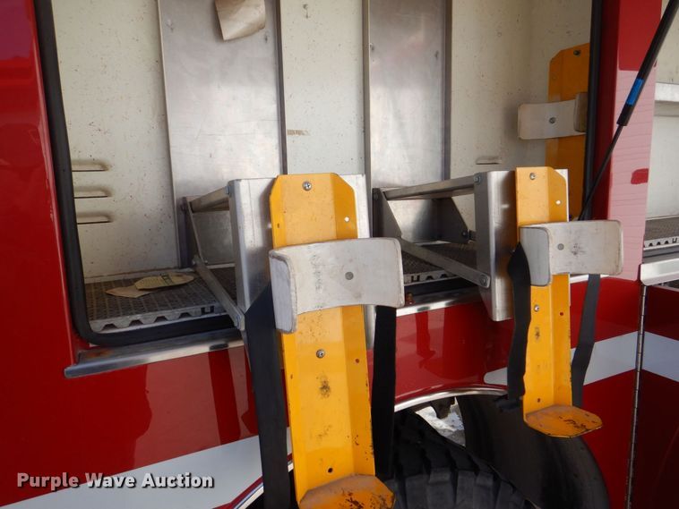 image for item MJ9971 1992 Ford F800  fire truck