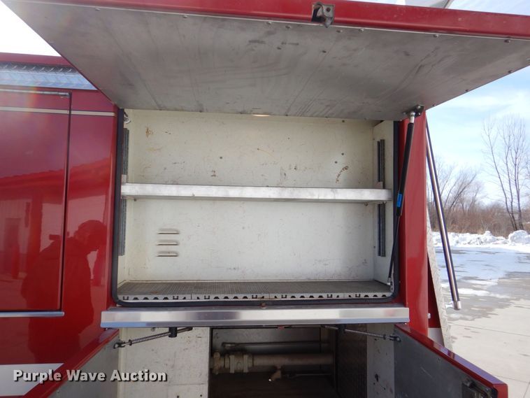 image for item MJ9971 1992 Ford F800  fire truck