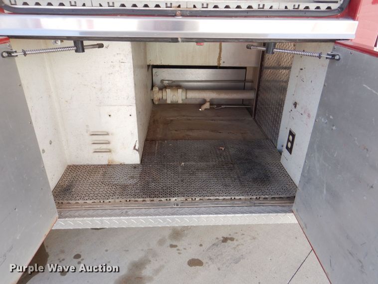 image for item MJ9971 1992 Ford F800  fire truck