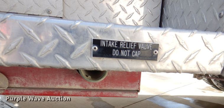 image for item MJ9971 1992 Ford F800  fire truck