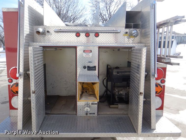 image for item MJ9971 1992 Ford F800  fire truck