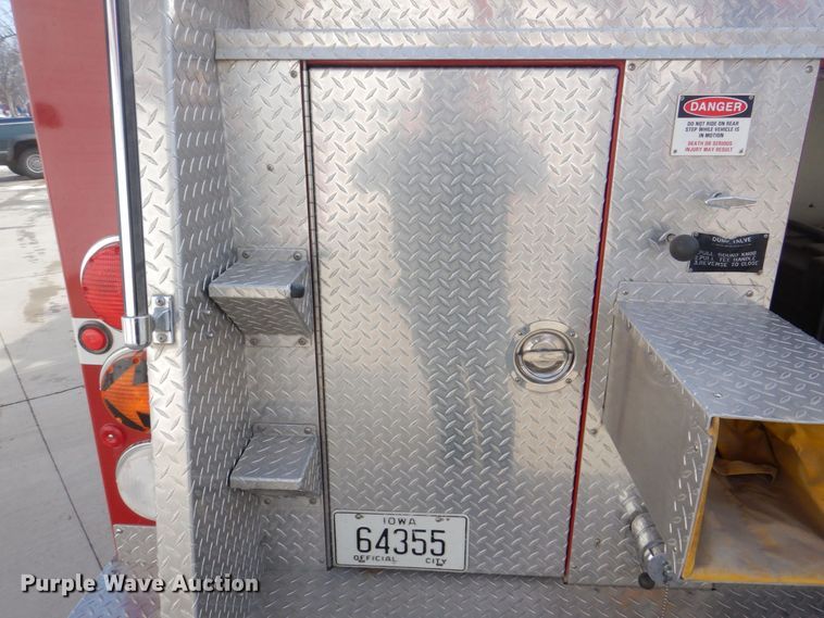 image for item MJ9971 1992 Ford F800  fire truck