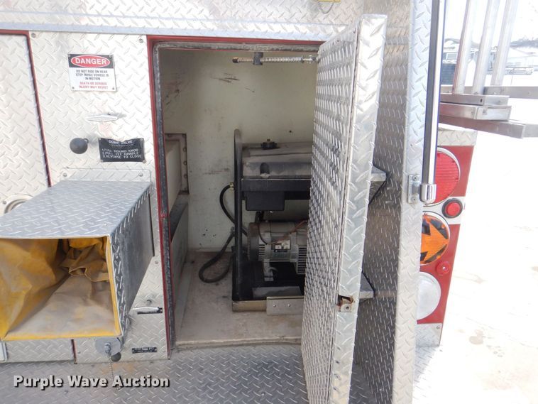 image for item MJ9971 1992 Ford F800  fire truck