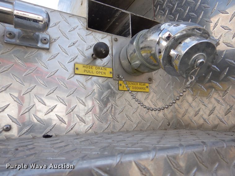 image for item MJ9971 1992 Ford F800  fire truck