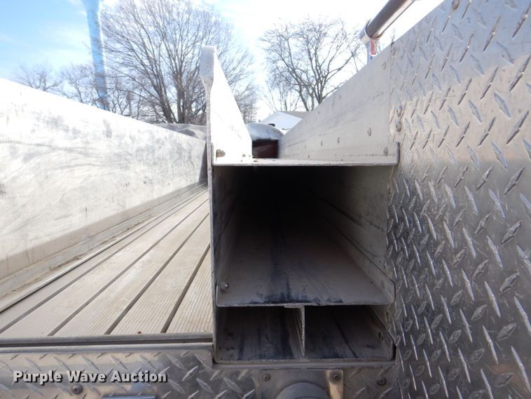 image for item MJ9971 1992 Ford F800  fire truck