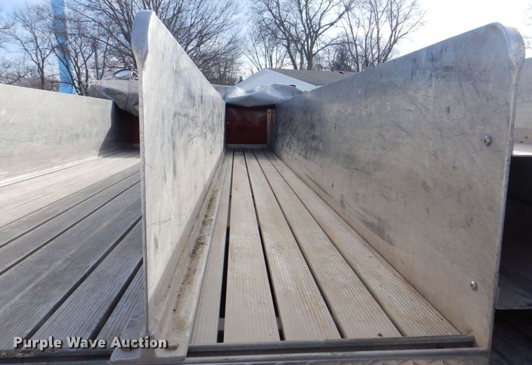 image for item MJ9971 1992 Ford F800  fire truck