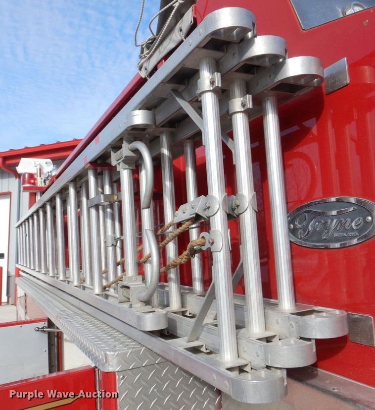 image for item MJ9971 1992 Ford F800  fire truck