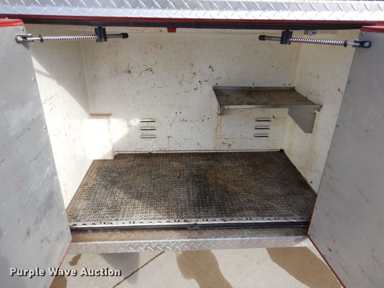 image for item MJ9971 1992 Ford F800  fire truck