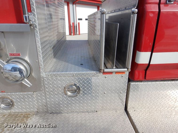 image for item MJ9971 1992 Ford F800  fire truck