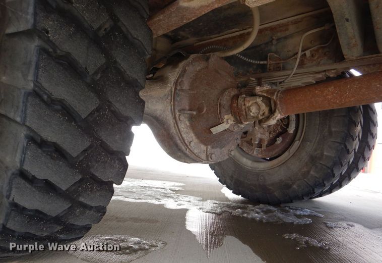 image for item MJ9971 1992 Ford F800  fire truck