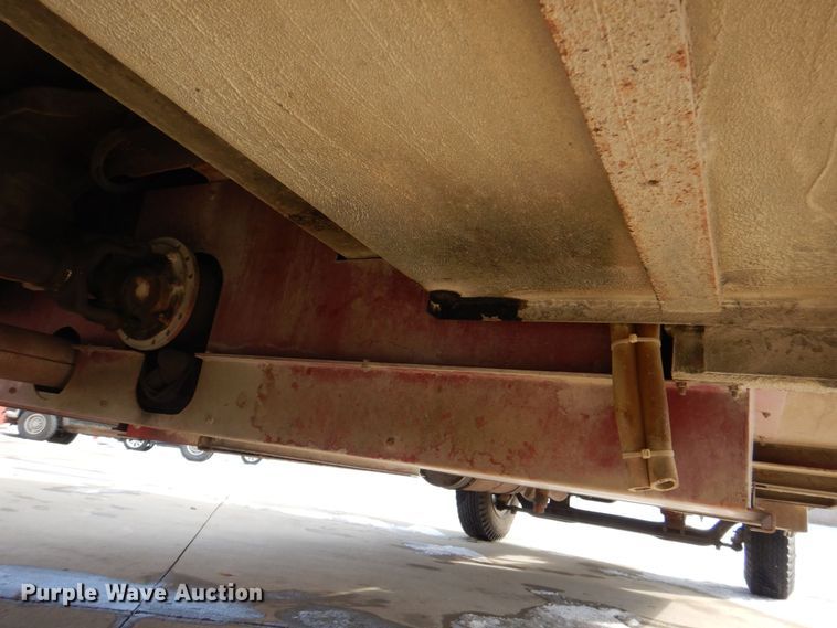 image for item MJ9971 1992 Ford F800  fire truck