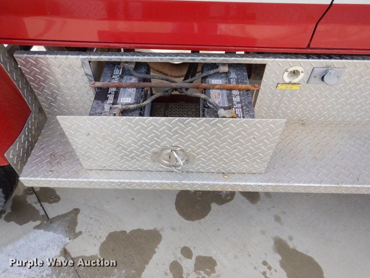 image for item MJ9971 1992 Ford F800  fire truck