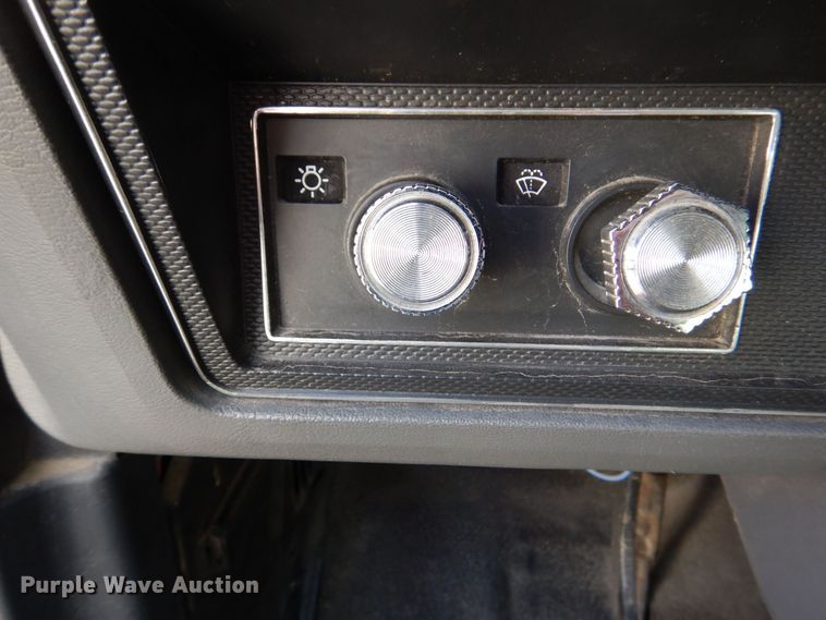 image for item MJ9971 1992 Ford F800  fire truck