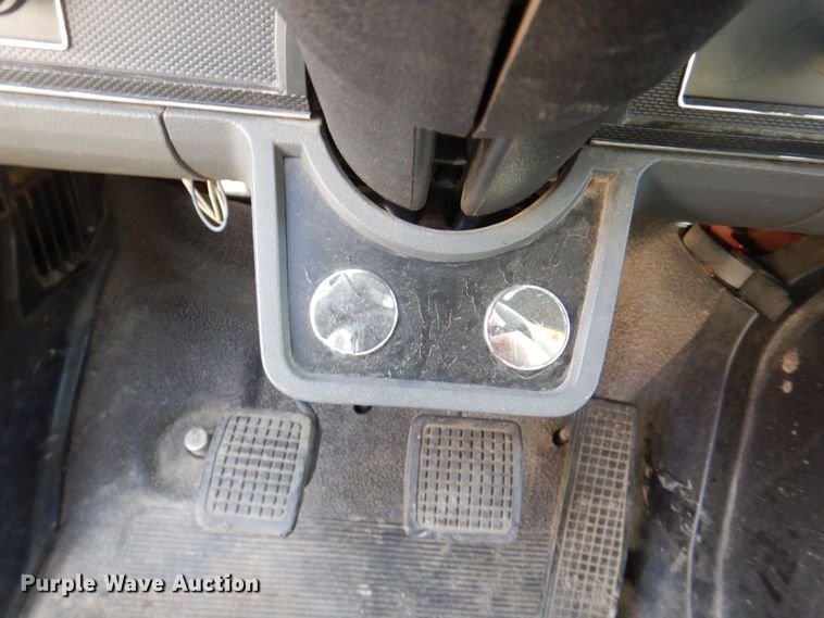 image for item MJ9971 1992 Ford F800  fire truck